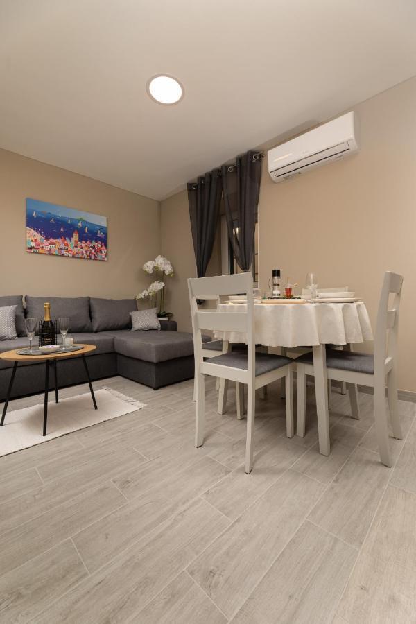 Apartments Neptun バスカ エクステリア 写真